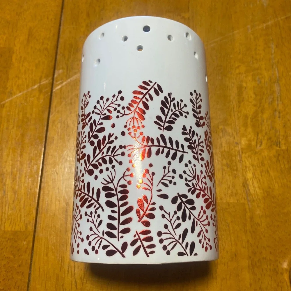 Yankee Candle Luminary Tea Light Holder Set White Red Sparkling Cinnamon